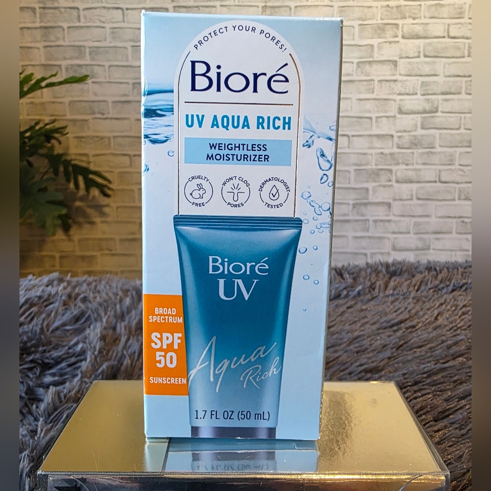 Biore UV Aqua Rich Watery Essence Sunscreen SPF 50+ PA++++ 50ml – Oil-Free